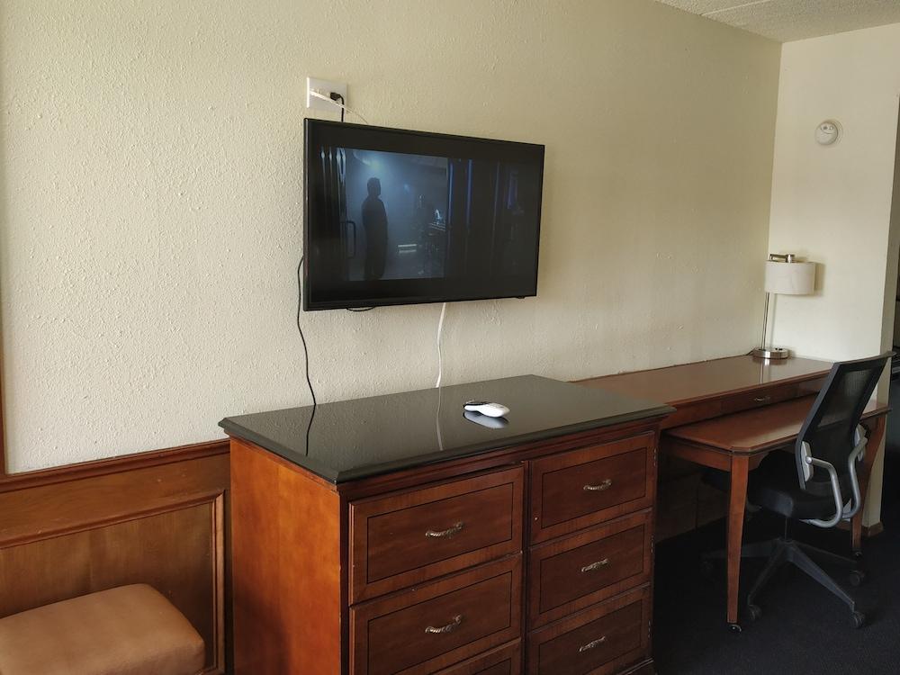 Parkway Inn photo 4