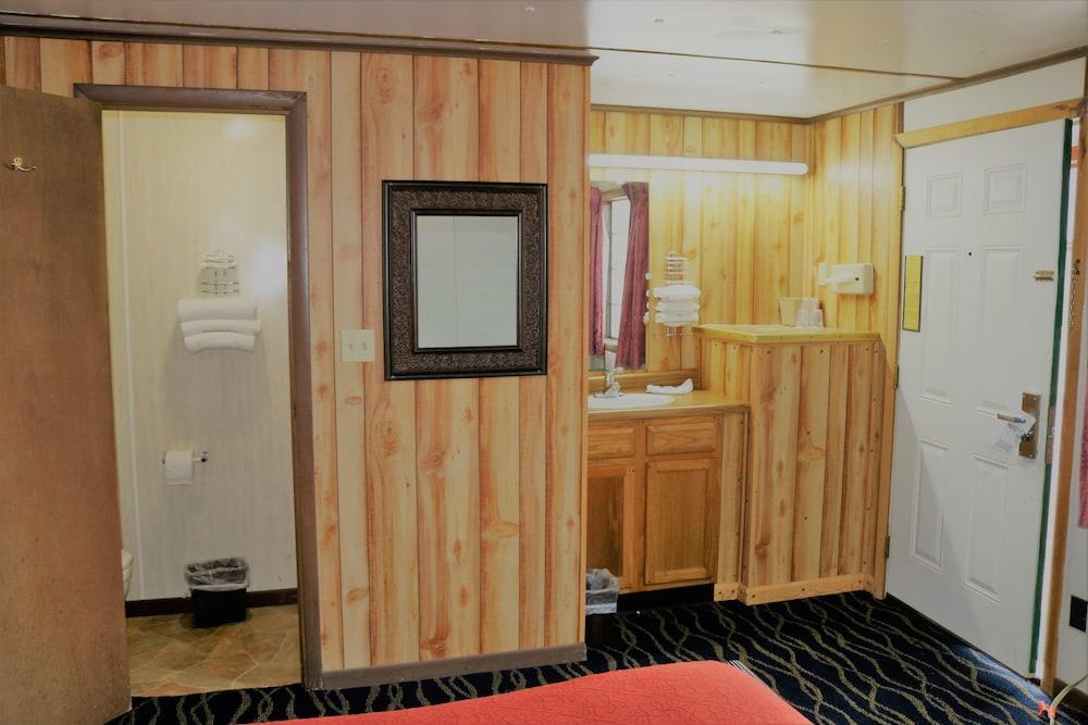 Rodeway Inn Harlan photo 26