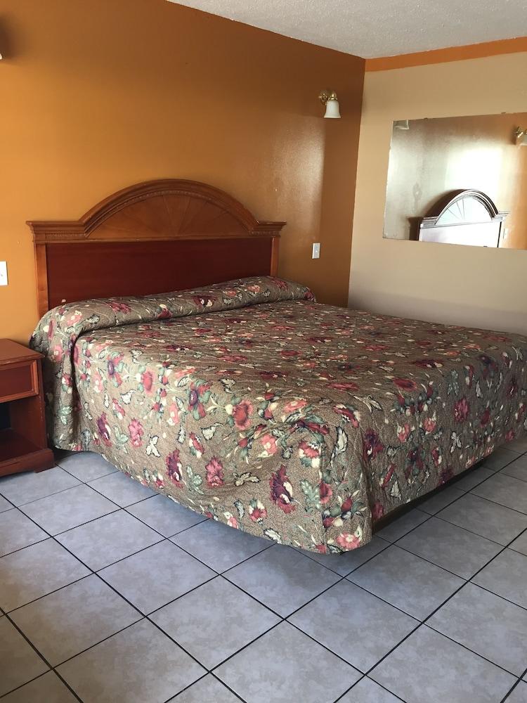 Budget Inn And Suites photo 20
