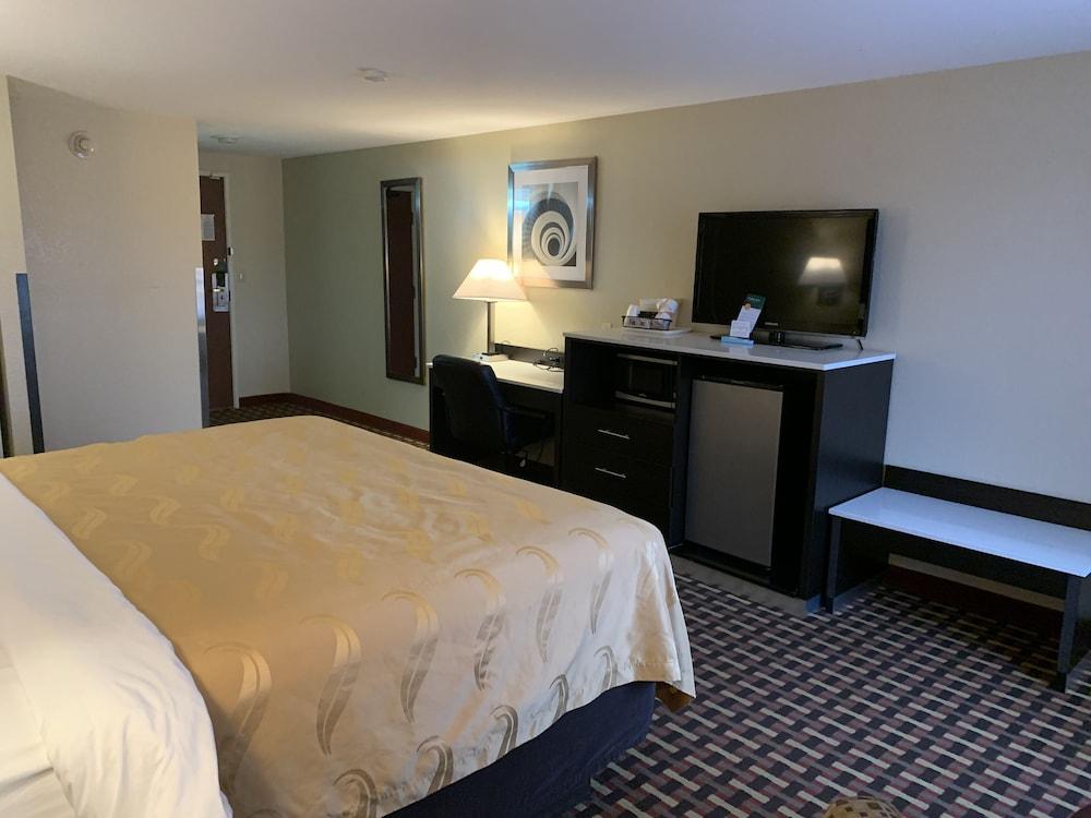 Quality Inn & Suites Middletown - Franklin photo 45