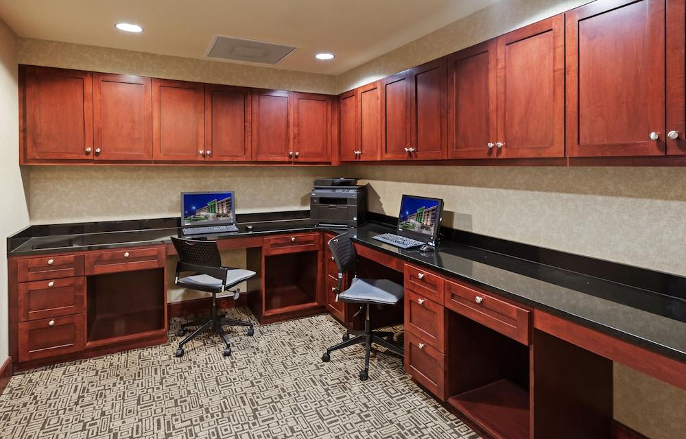 Holiday Inn Ardmore I-35 by IHG photo 28