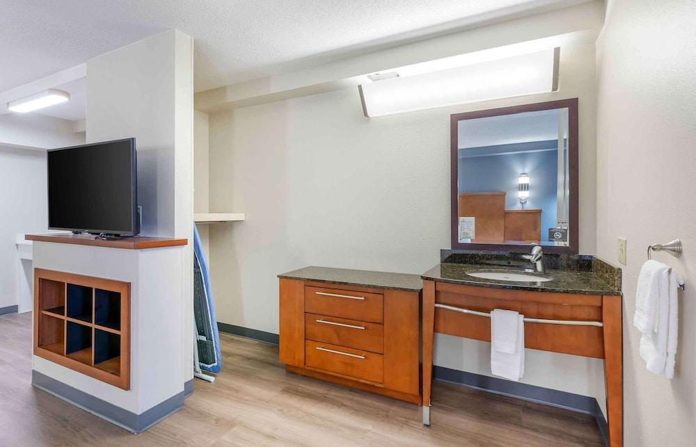 Extended Stay America Premier Suites Pittsburgh Cranberry To photo 36