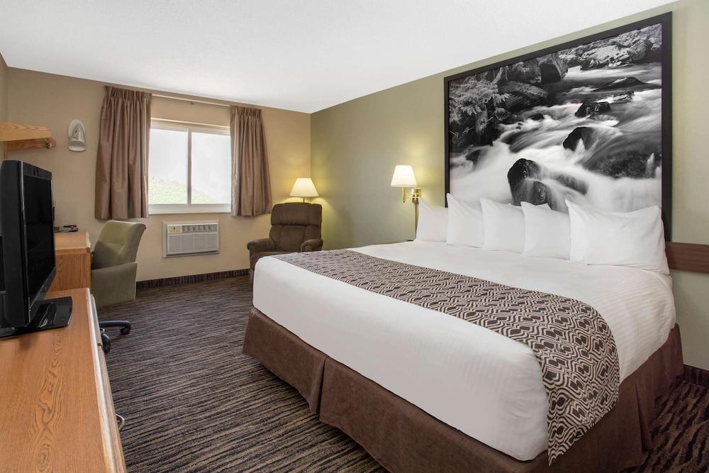 Super 8 by Wyndham Lewistown photo 16