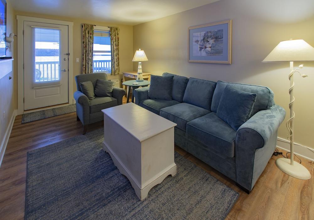 Edgewater Resort photo 71