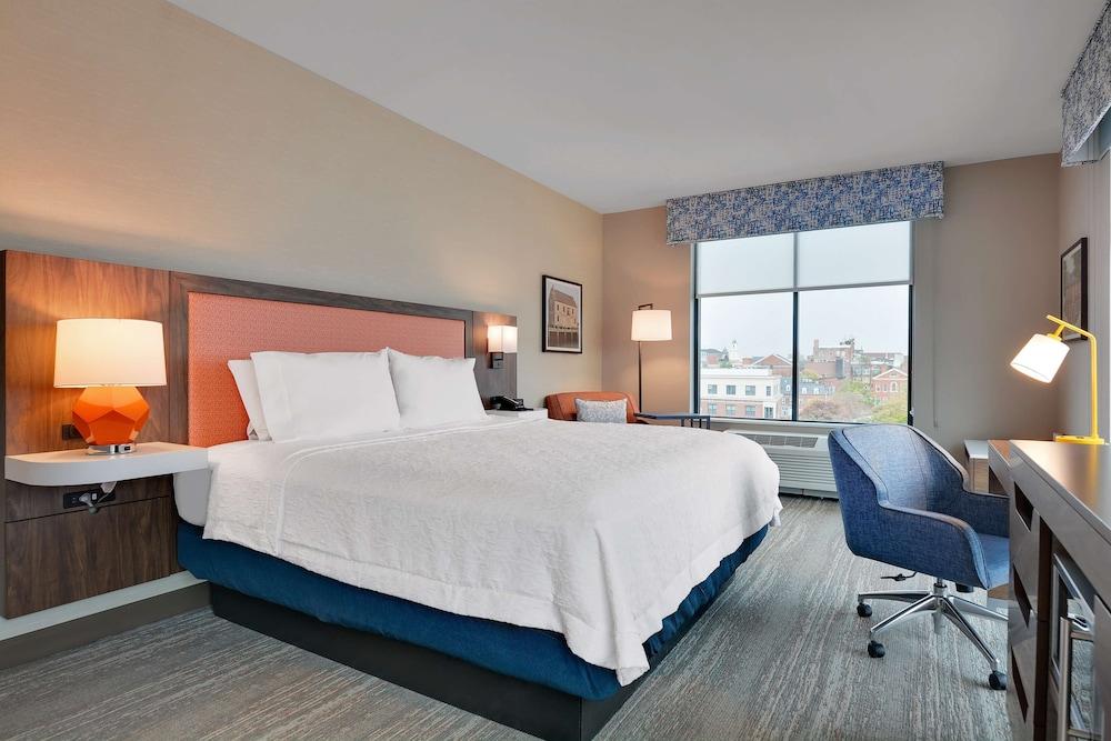 Hampton Inn Salem Boston photo 11