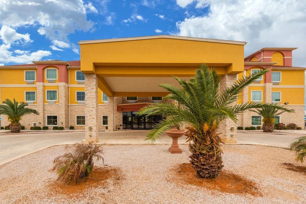 Residency Suites - Cotulla photo 25