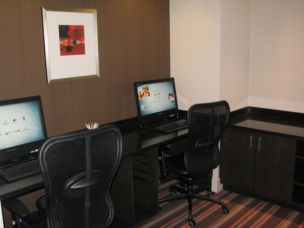 Embassy Suites Newark Airport photo 39