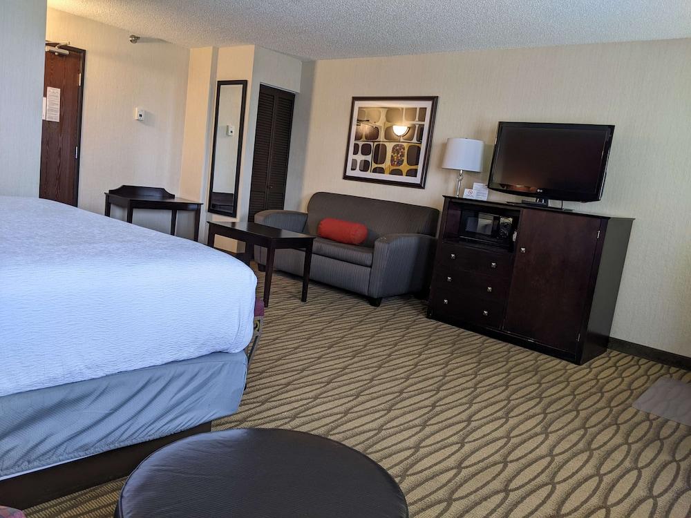 Spark by Hilton Eden Prairie photo 23