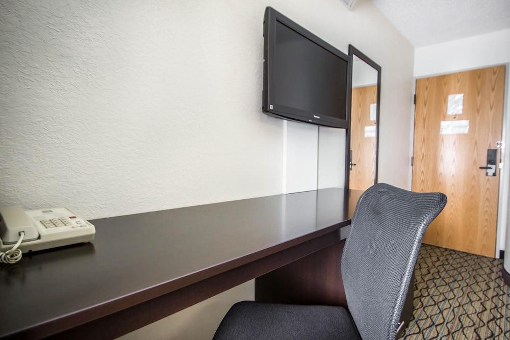 Sleep Inn Miami International Airport photo 10