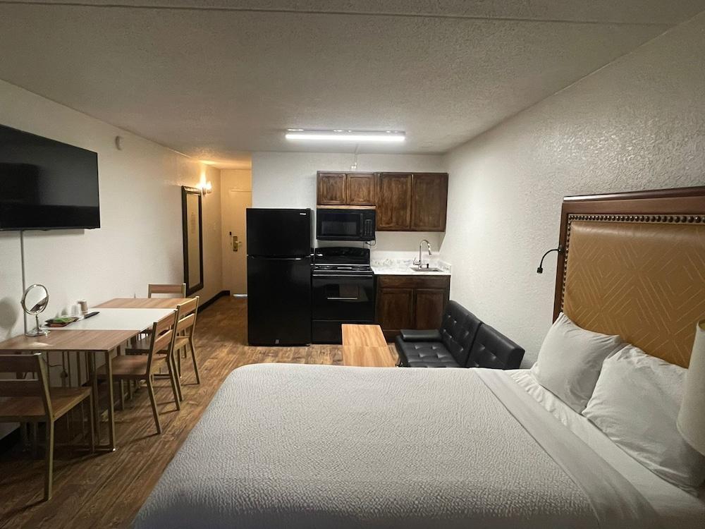 Home Inn Woods Hotel photo 5