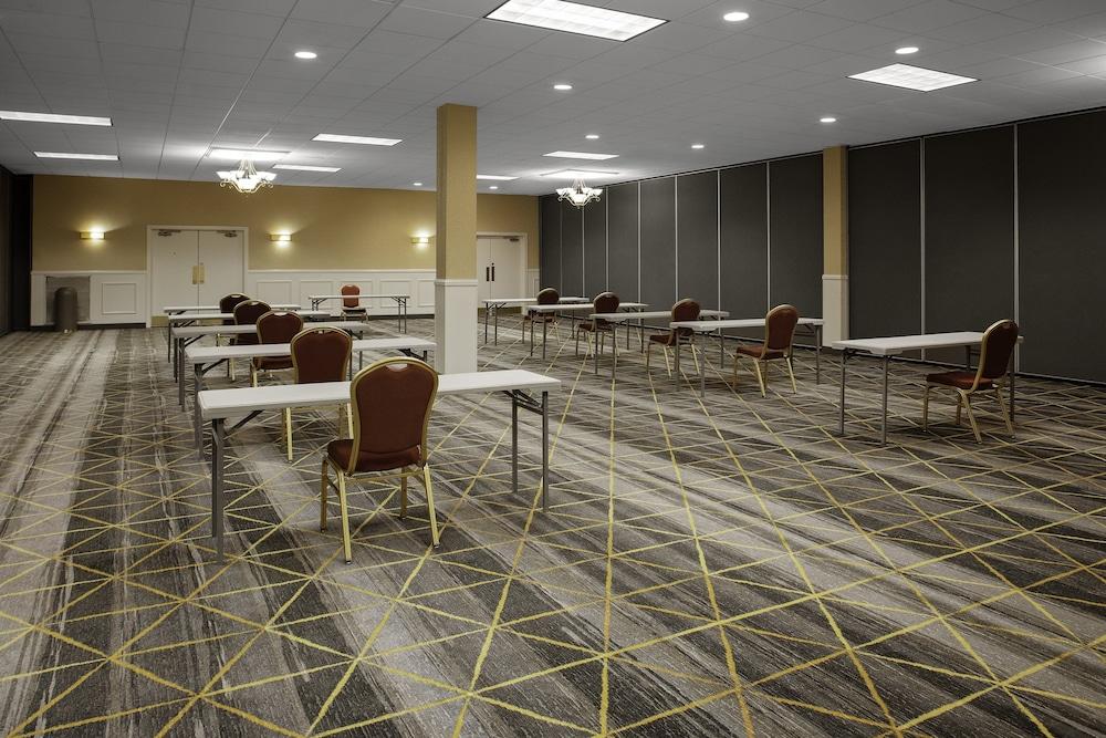 Holiday Inn Hotel & Suites Boston - Peabody by IHG photo 5