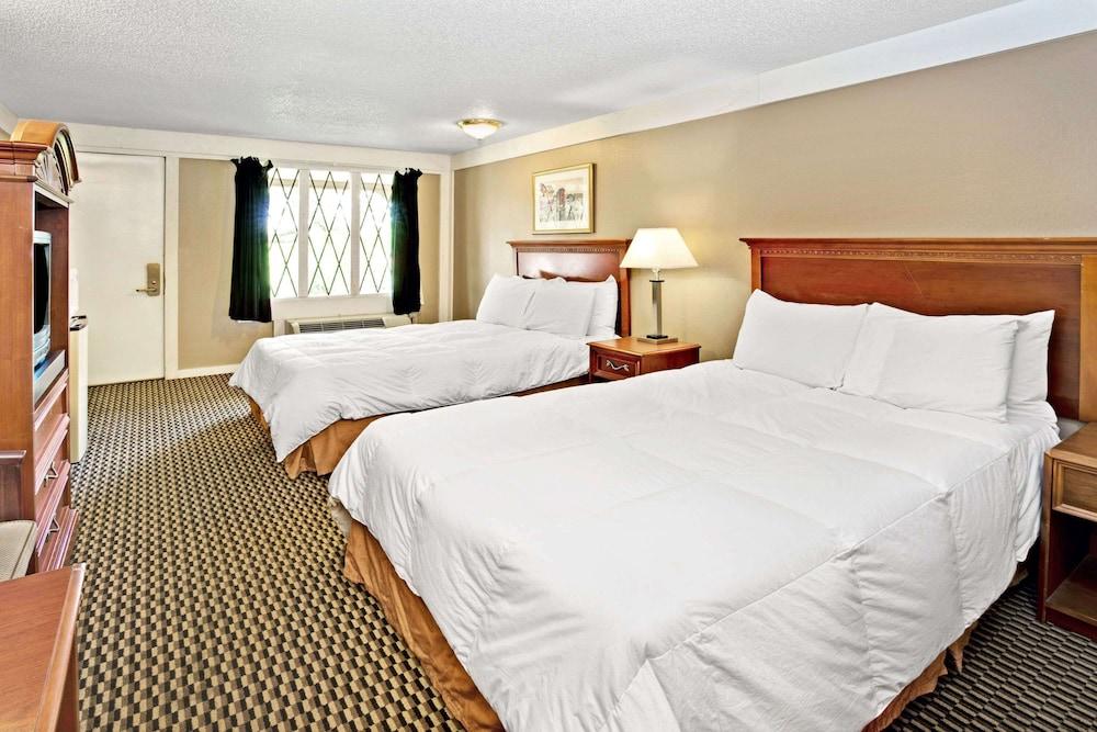 Knights Inn Indianapolis photo 12