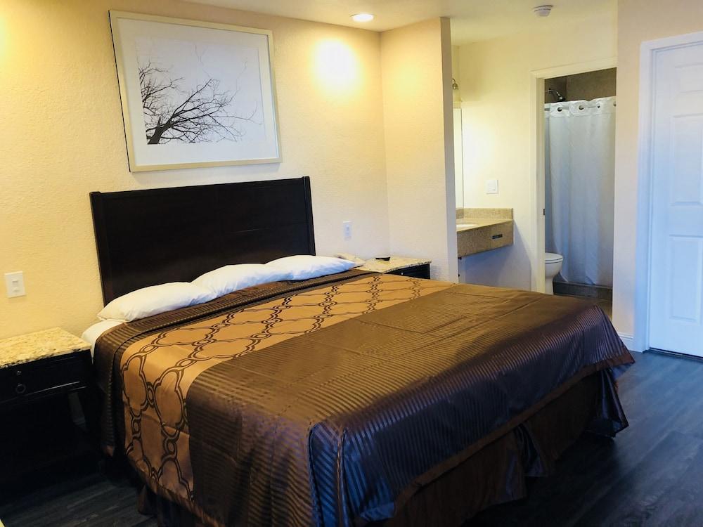 Bayshore Inn photo 3