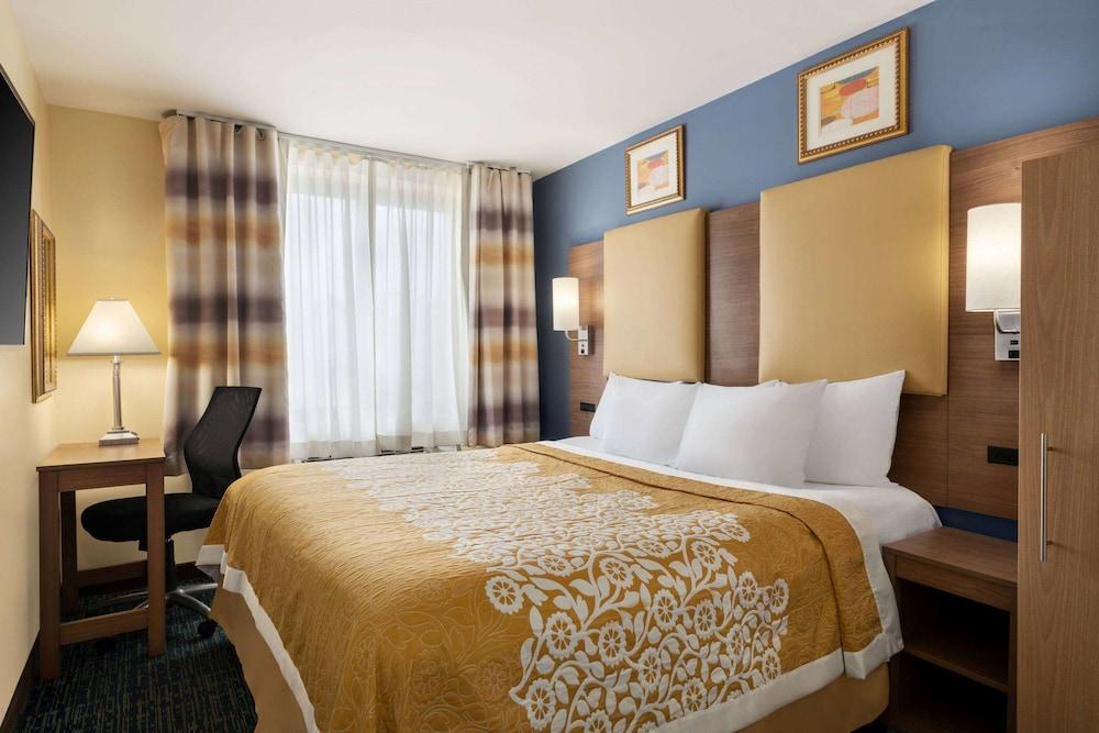 Days Inn by Wyndham Brooklyn photo 17