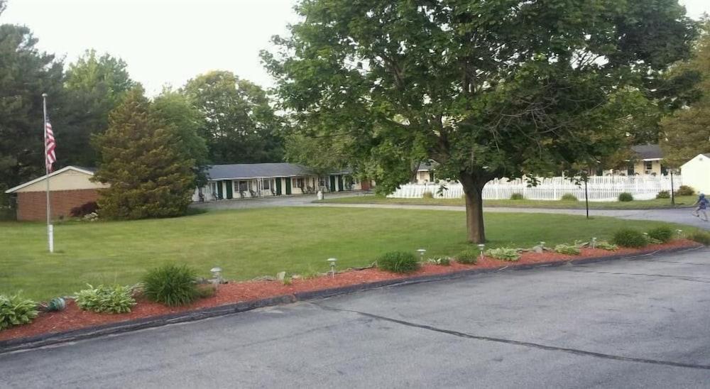 Tallwood Motel Wells photo 1