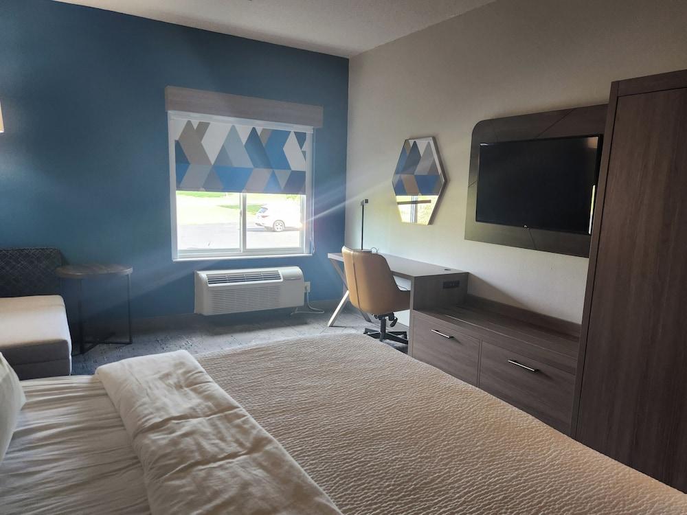 Holiday Inn Express & Suites Alliance by IHG photo 12