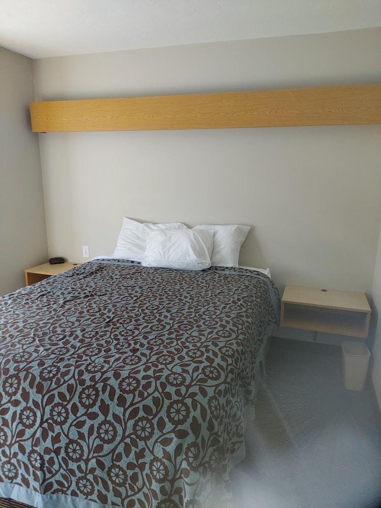 Sturbridge Hotel photo 6