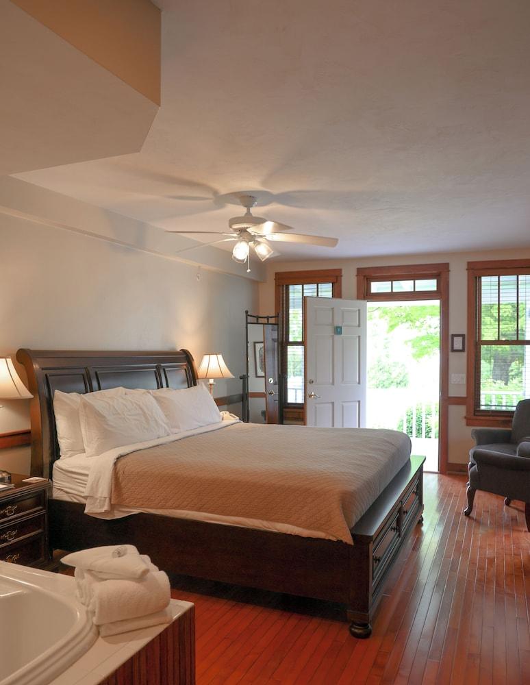 The Liberty Lodge at Sister Bay photo 18