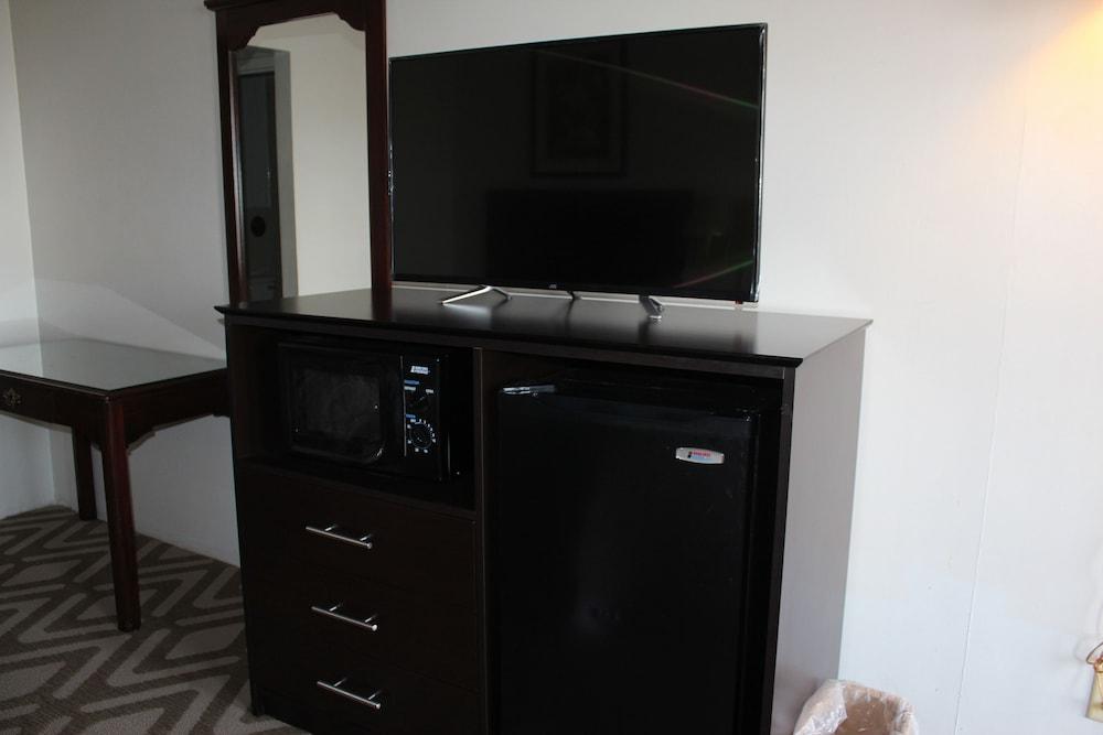 Tourway Inn photo 8