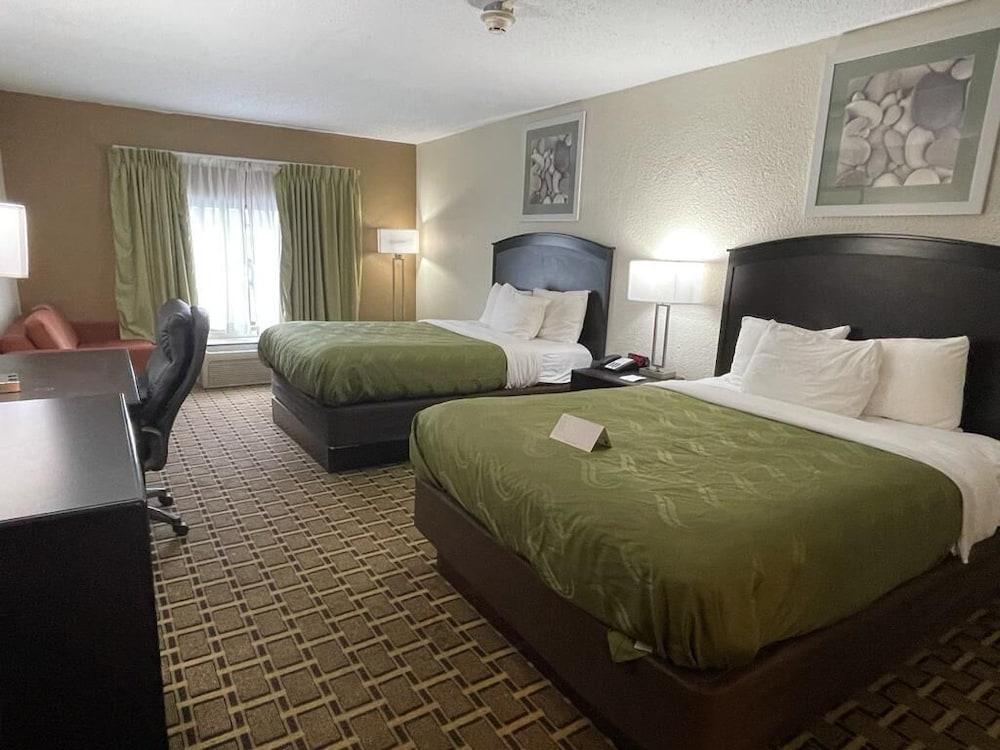 Quality Inn Vincennes photo 8
