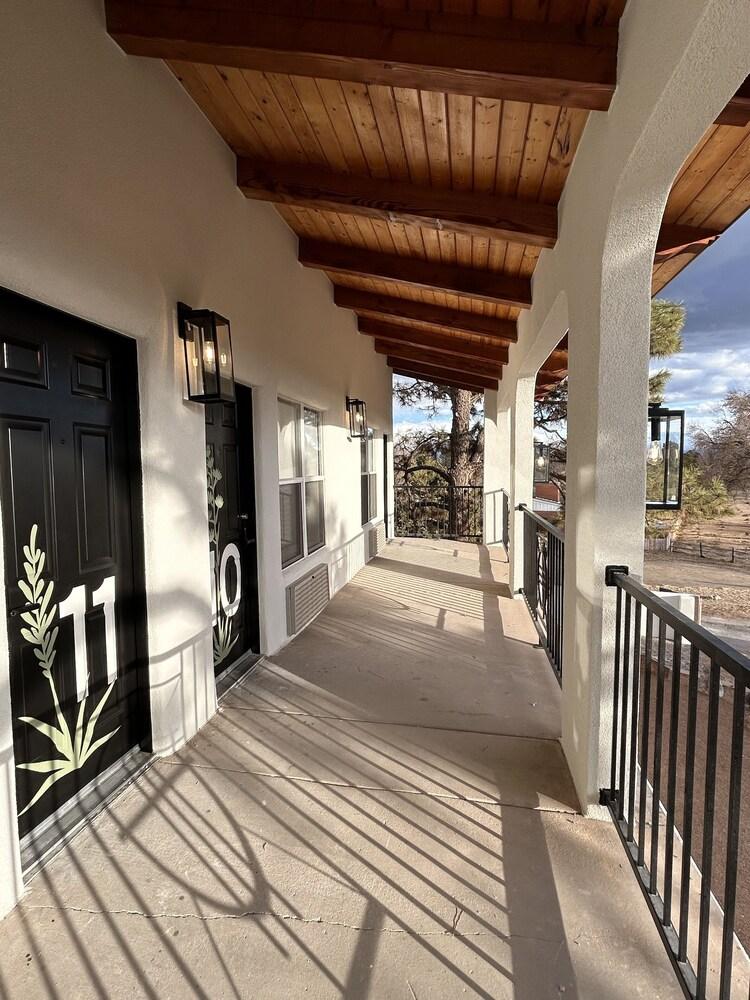 El Verde Inn photo 16