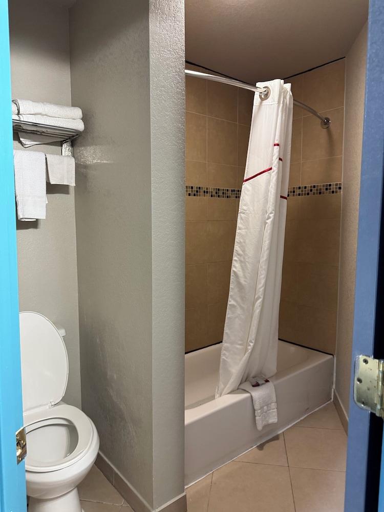 Executive Inn Crystal City photo 14