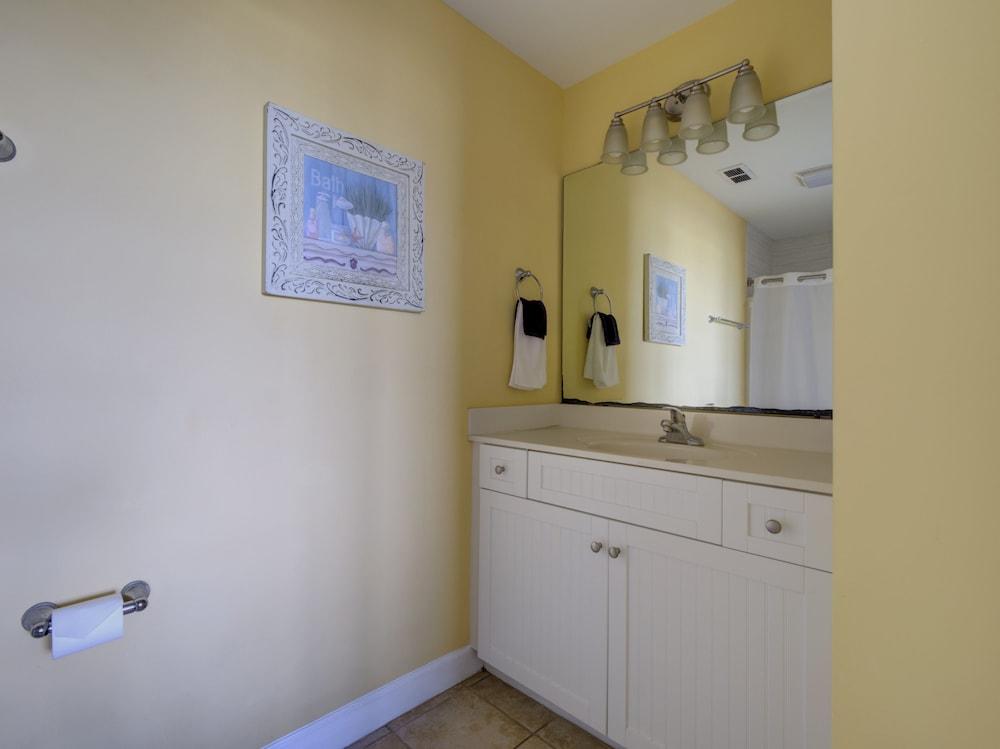 Tiffany's Motel & Condos photo 29