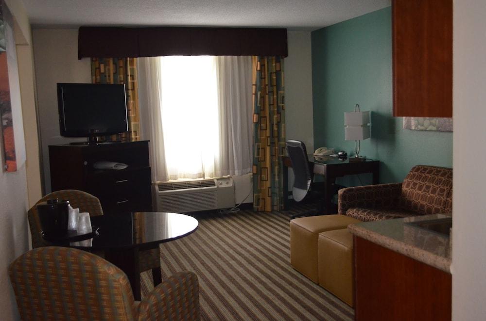 Holiday Inn Express West Point by IHG photo 5