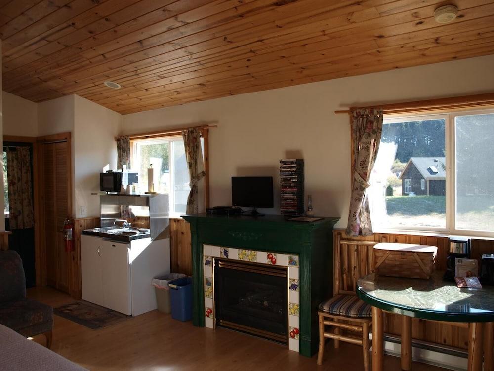 Deer Harbor Inn photo 24