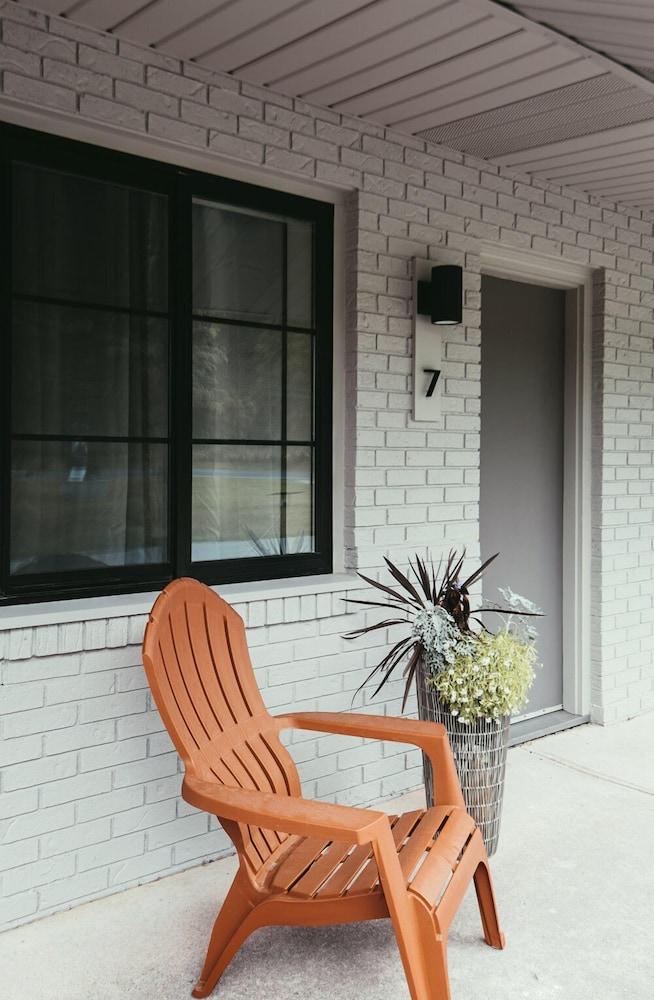 Rest - a Modern Motel photo 19