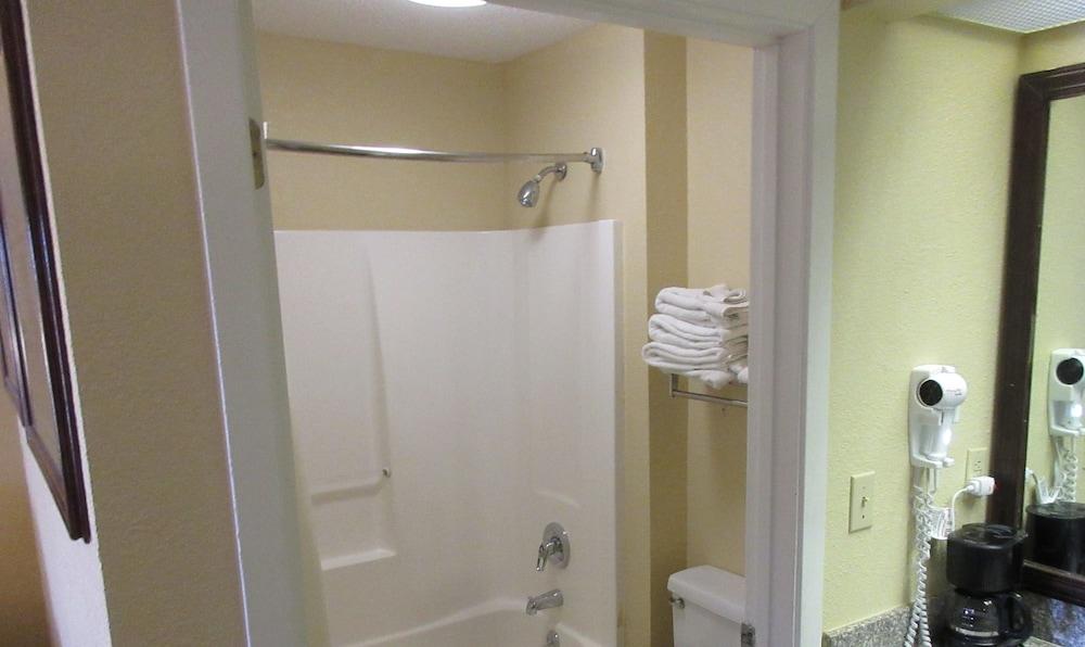 Quality Inn Andalusia photo 32