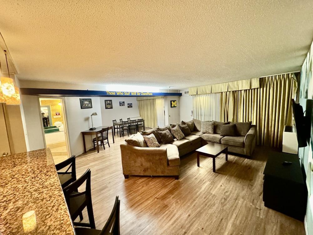 Wyndham Garden Ann Arbor photo 60