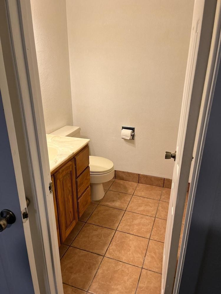 Vernals Best Value Inn photo 9