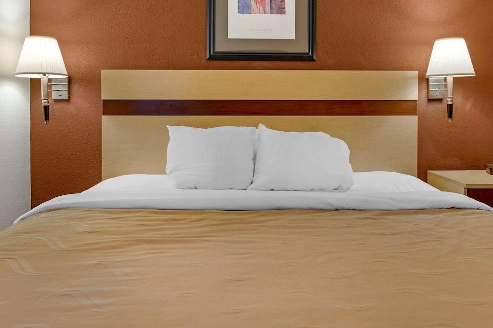 Quality Inn & Suites photo 10