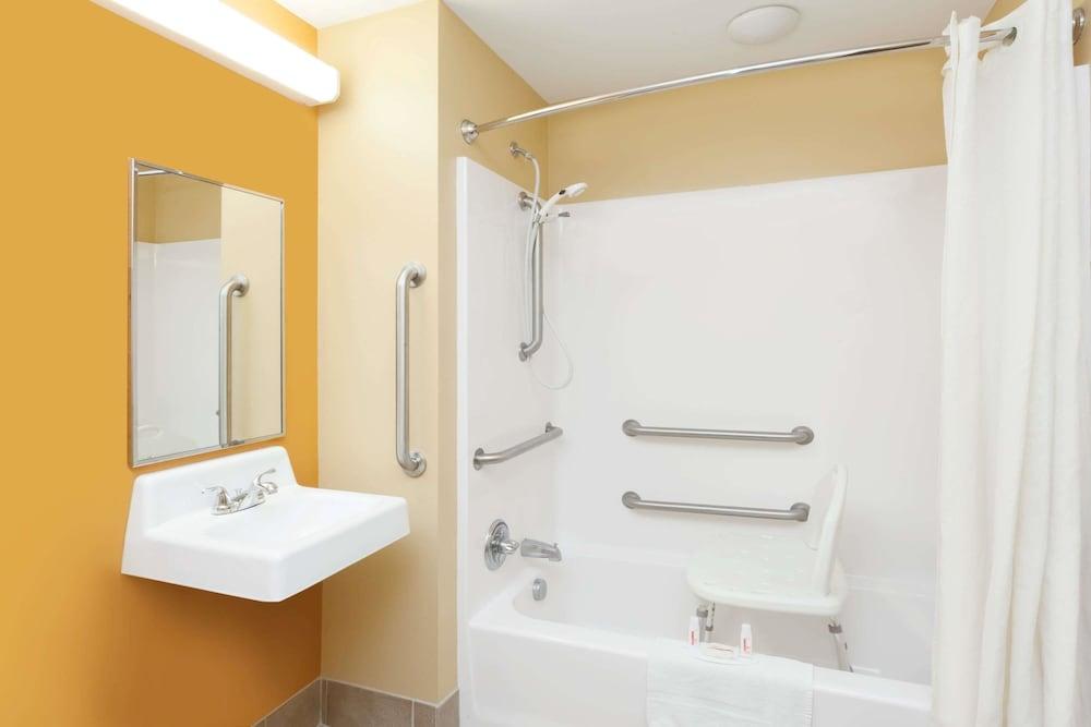 Microtel Inn & Suites by Wyndham South Bend/At Notre Dame Un photo 10
