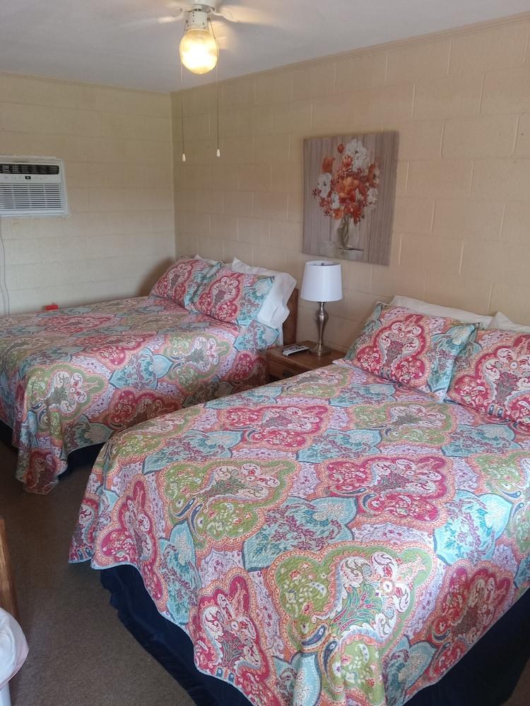 Cedar Falls Motel photo 7