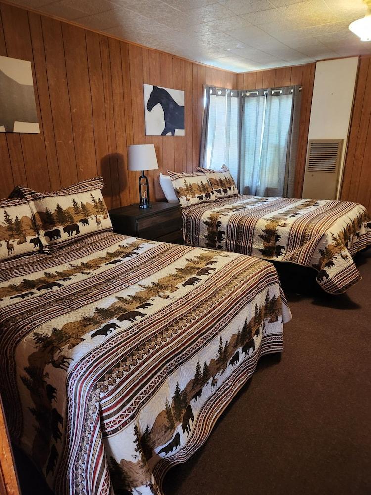 Big Sky Motel photo 14