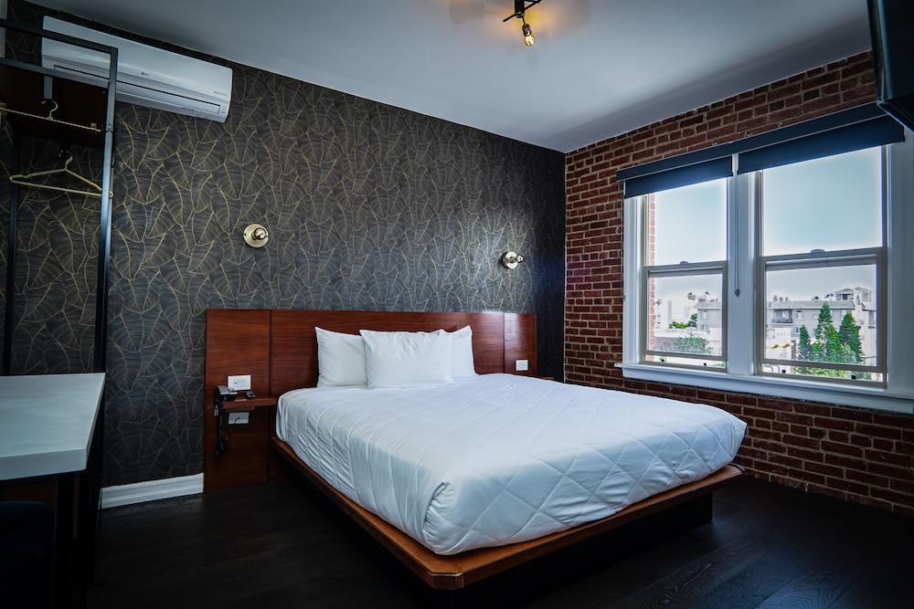 H Hotel photo 34