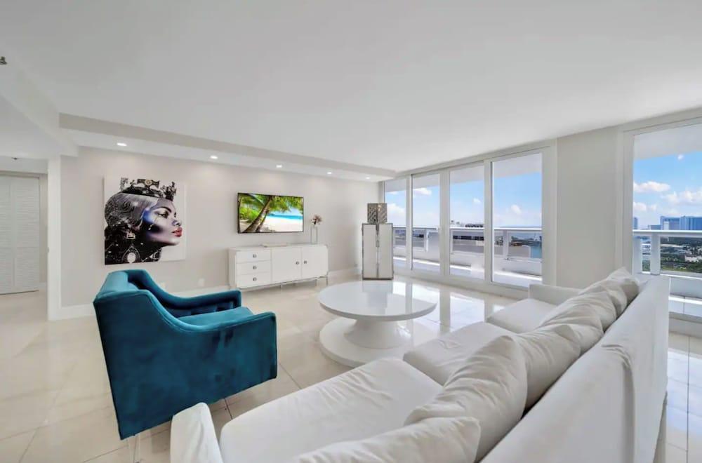 The Grand Biscayne Bay photo 76