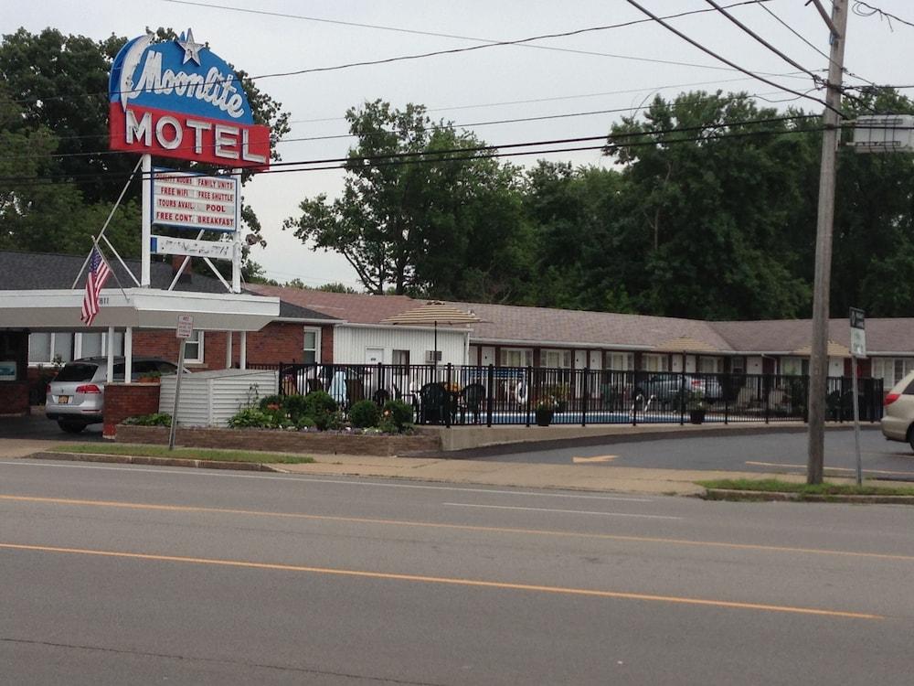 Moonlite Motel Niagara Falls photo 32
