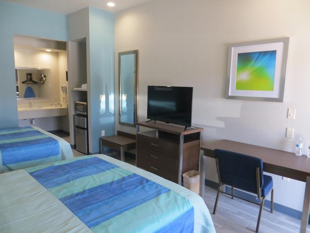 Hotel Blue - Woodlands photo 9