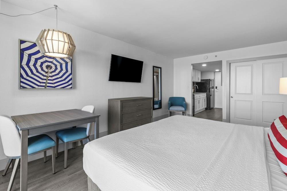 Compass Cove Resort photo 95