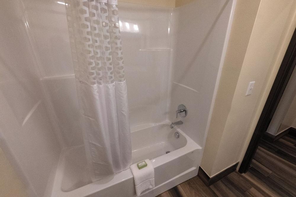 Cobblestone Inn & Suites - Sheldon photo 24
