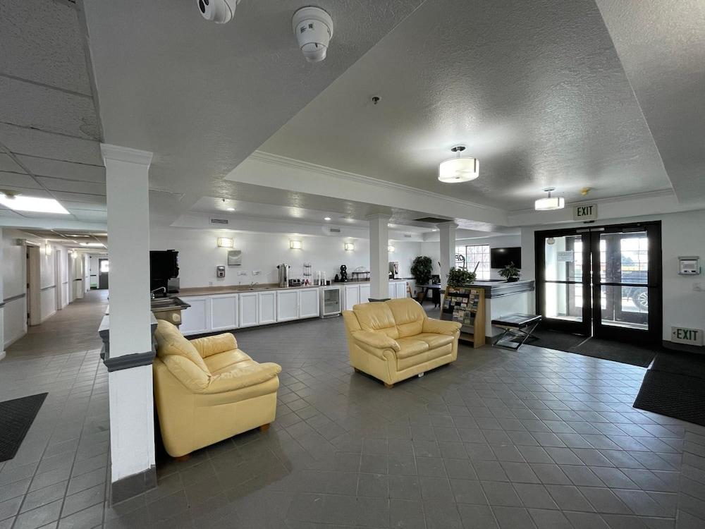 Quality Inn Carlin photo 4