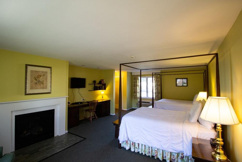 Delamater Inn photo 59