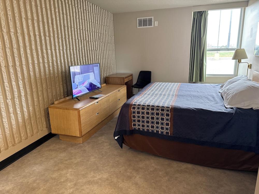 Smartwood Inn photo 24