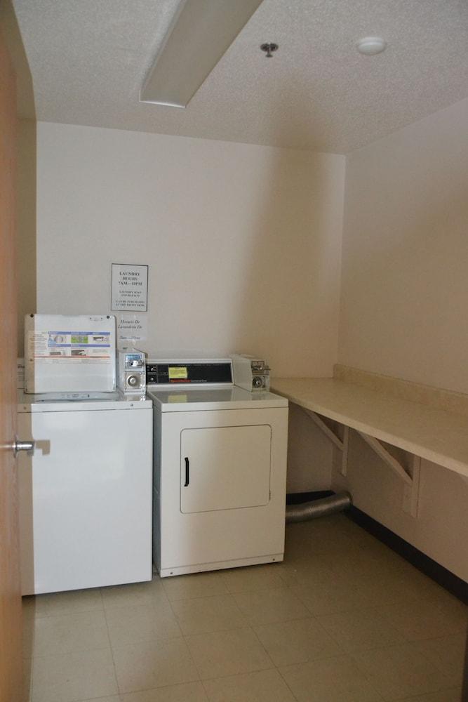 Carrington Inn & Suites photo 15