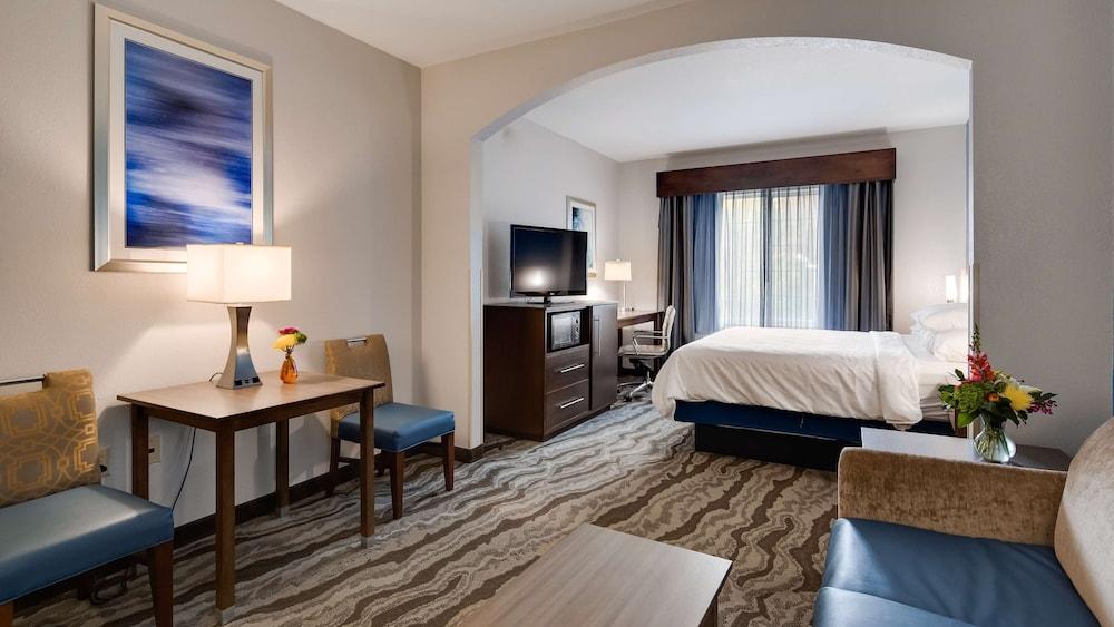 Best Western Plus River Escape Inn & Suites photo 5