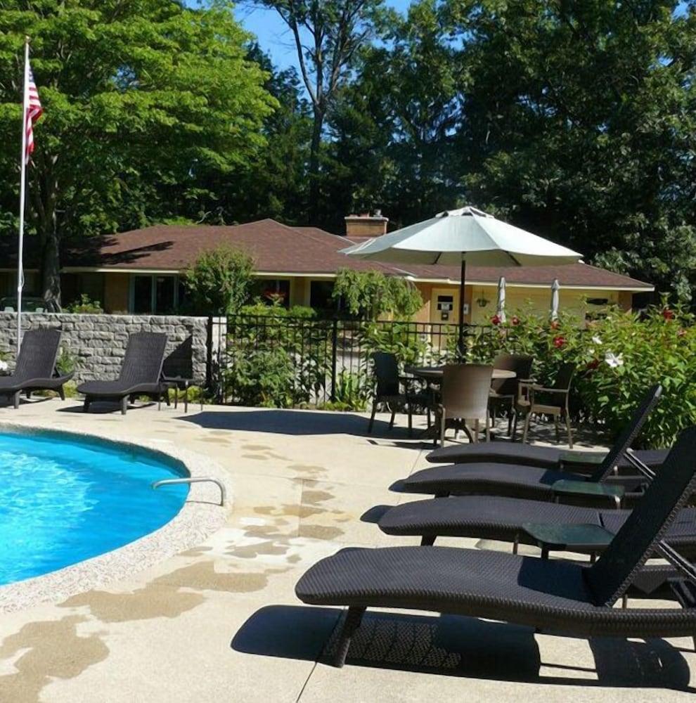 The Saugatuck Retro Resort Motel photo 3