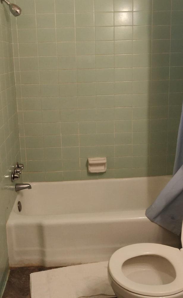 Hollywood Motel photo 23